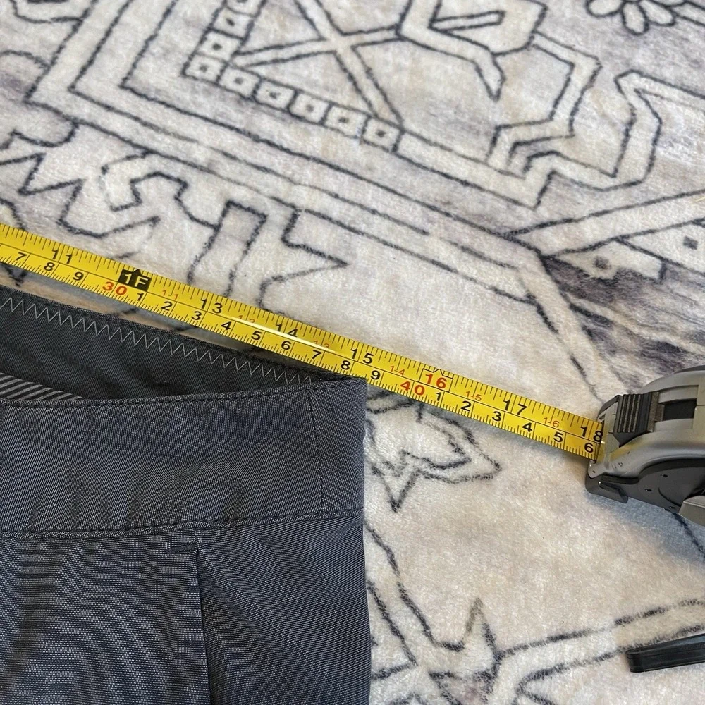 Vuori Aim Shorts Mens Medium Charcoal Grey V386 Performance Golf Travel Shorts